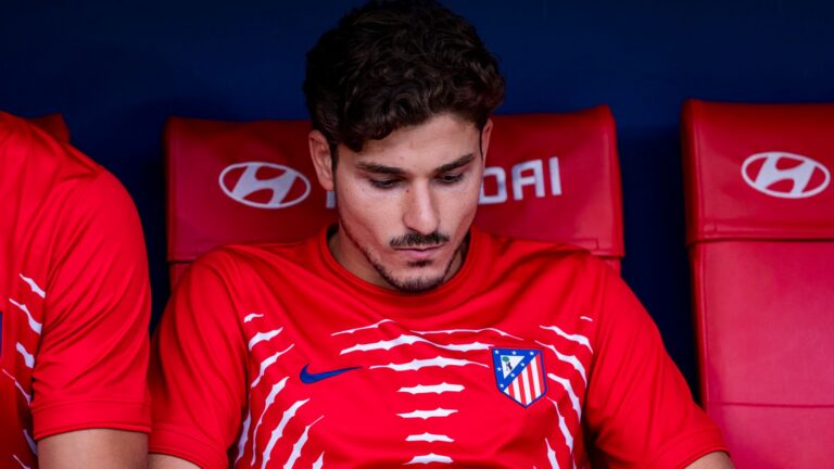 Alvarez booed by Atletico fans amid Arsenal interest – so will he leave?