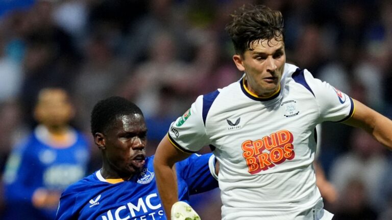 Barry puts Everton in front at Preston on Sky LIVE!