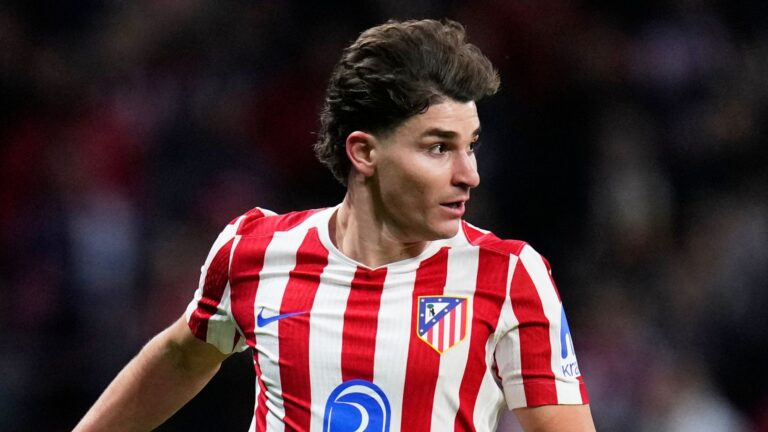 Alvarez left with two options: Atletico or Arsenal