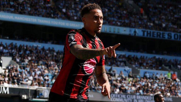 Bournemouth unchanged as Garner starts for Everton LIVE!