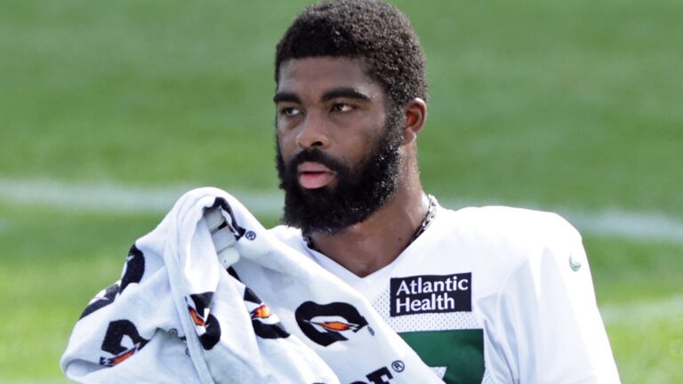Jets’ Stiggers in hospital after collapsing during practice
