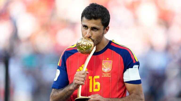 Barcelona join race for Man City’s Rodri
