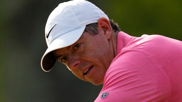 McIlroy makes woeful start to FedExCup Playoffs as Spieth shares lead