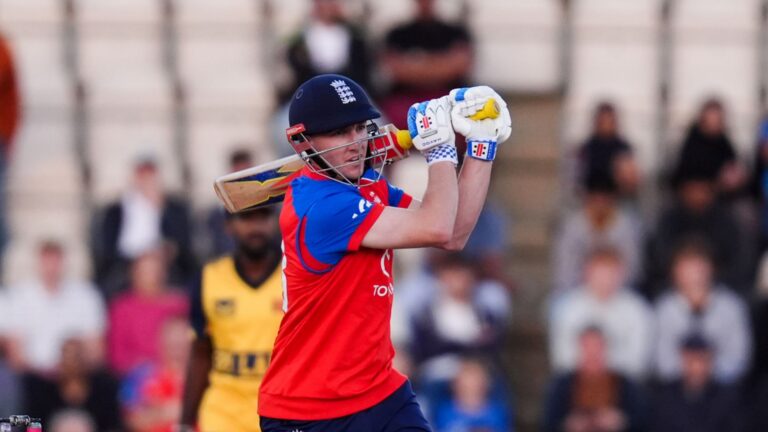 Buttler falls but England on top vs Sri Lanka in opening T20 LIVE!