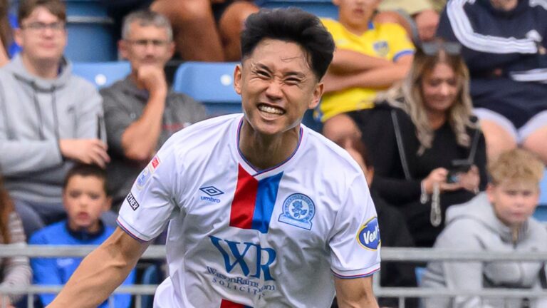 Portsmouth hit back to hold Blackburn