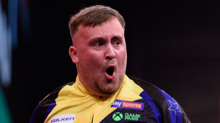Littler overcomes lively crowd to beat Noppert at World Series of Darts Finals