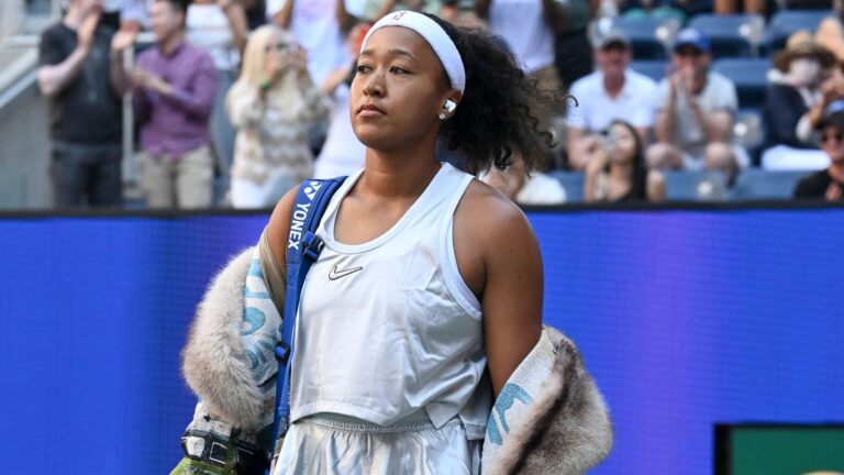 US Open LIVE! Rybakina dominating Osaka in one-sided first set