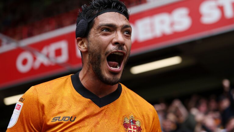 Jimenez hits 90th-minute winner for Wolves at Sheff Utd