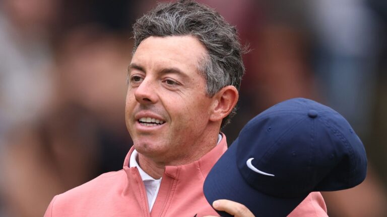McIlroy two off  Wentworth lead and ready to ‘play aggressively’