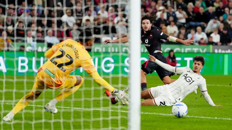 Wrexham go close to opener vs Swansea LIVE on Sky!